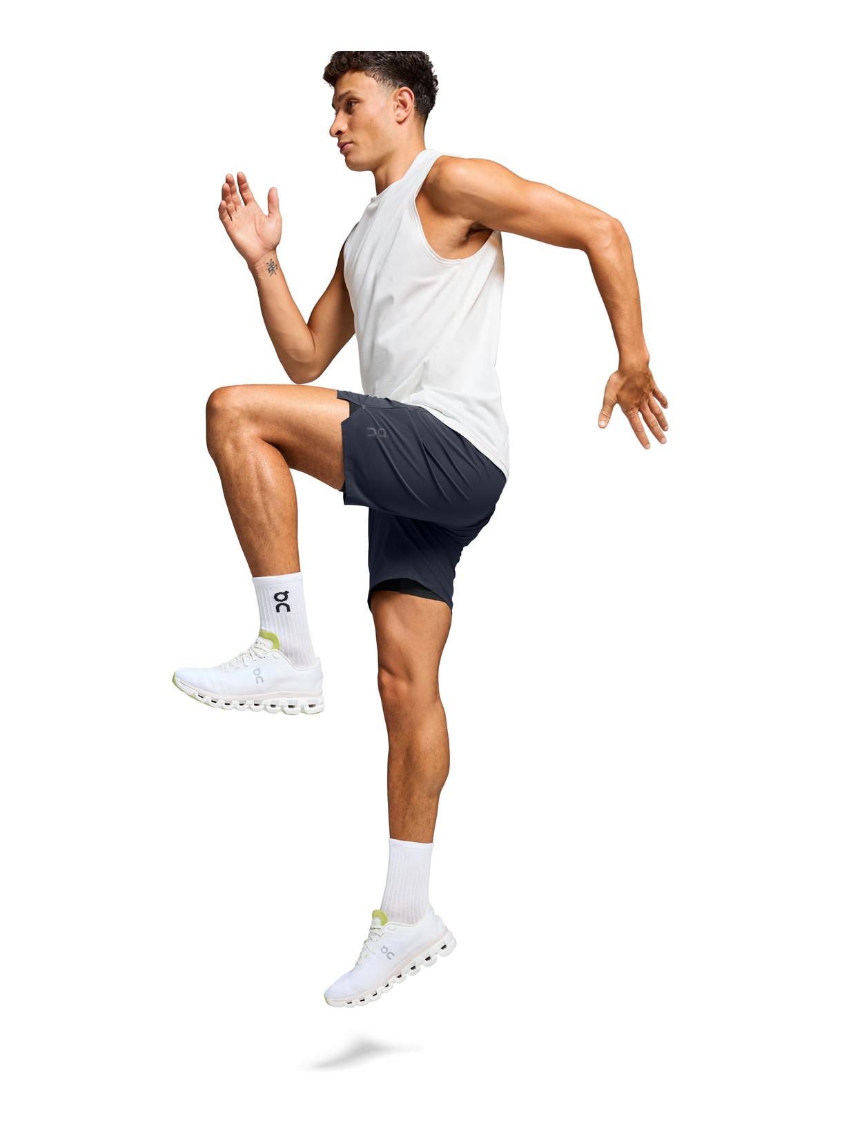 Performance Hybrid Short 8